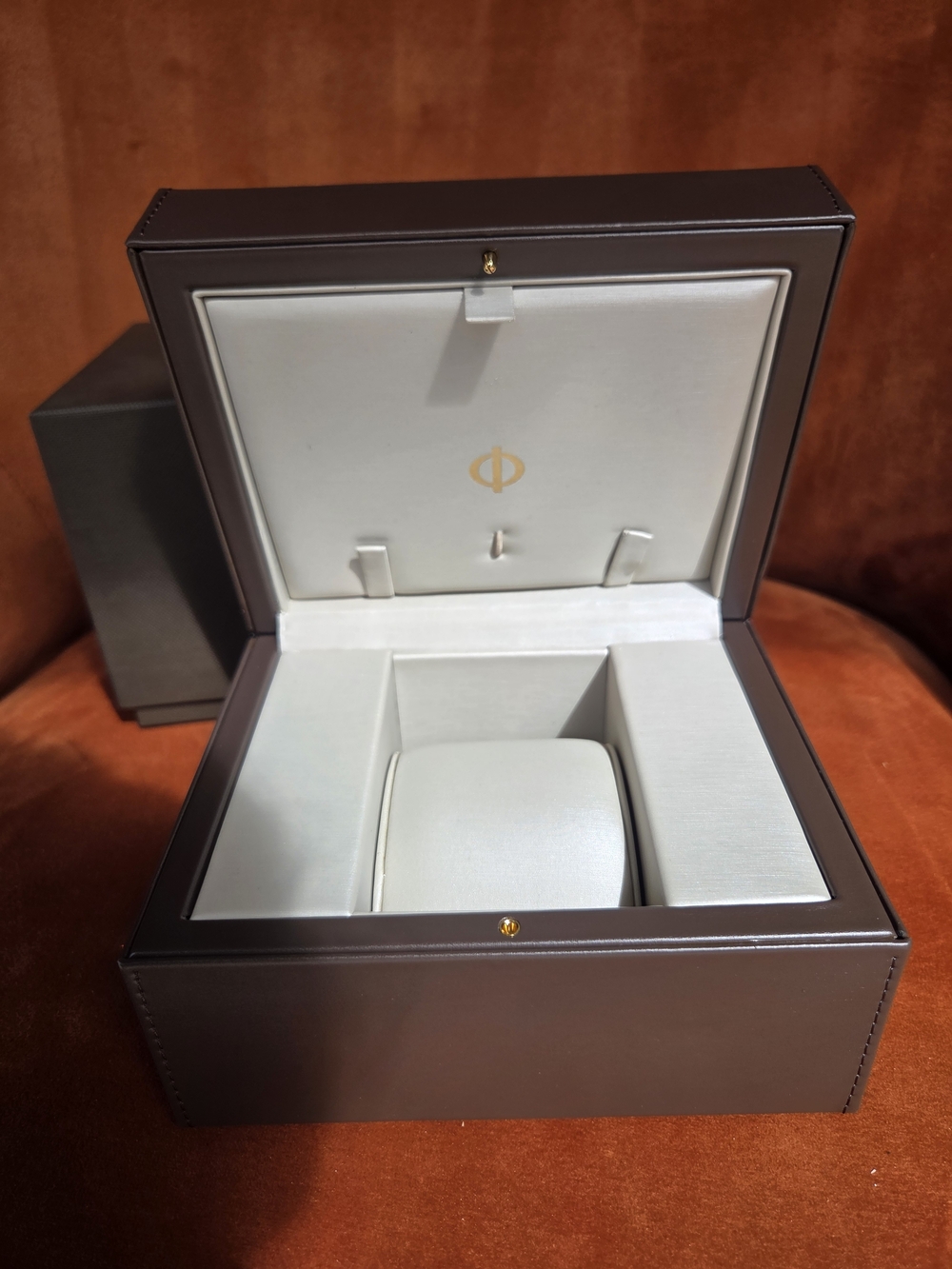 Baume & Mercier Brown and Cream Watch Presentation Case